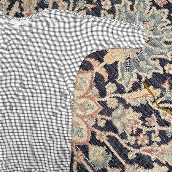 Not Perfect Linen tunic - Picture 9 of 9